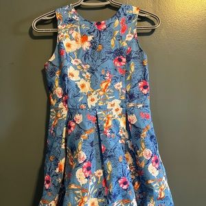 👗Forever 21 girls, size 13/14, sleeveless blue floral dress, gold zipper accent